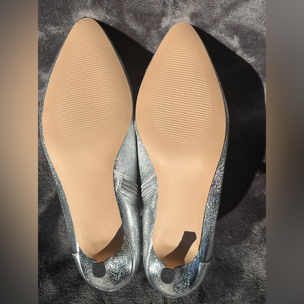 XOXO silver metallic ankle boots. Kitten heel. Holiday party. 7.5-8. New - Picture 7 of 10